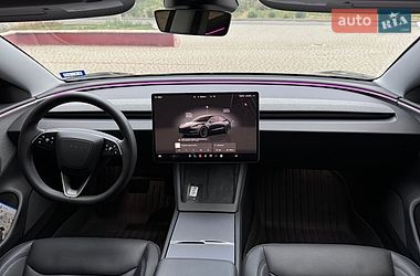 Седан Tesla Model 3 2025 в Дубно