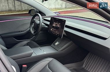 Седан Tesla Model 3 2025 в Дубно