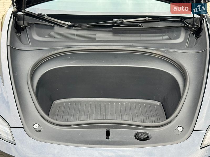 Седан Tesla Model 3 2025 в Дубні фото 45 Седан Tesla Model 3 2025 в Дубні