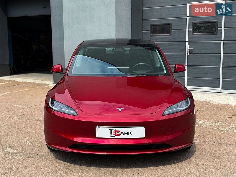 Седан Tesla Model 3 2024 в Києві