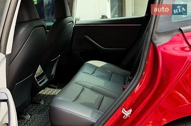 Седан Tesla Model 3 2024 в Києві