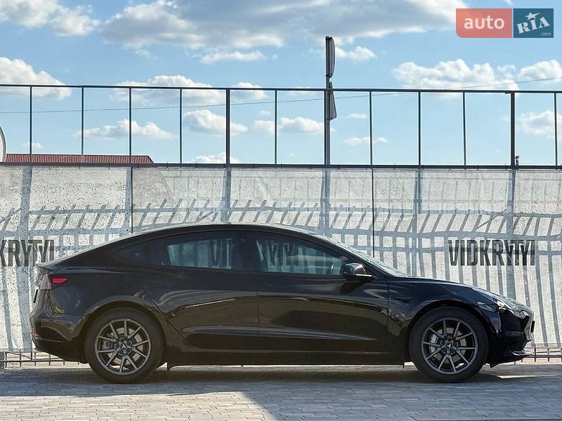 Седан Tesla Model 3 2018 в Киеве