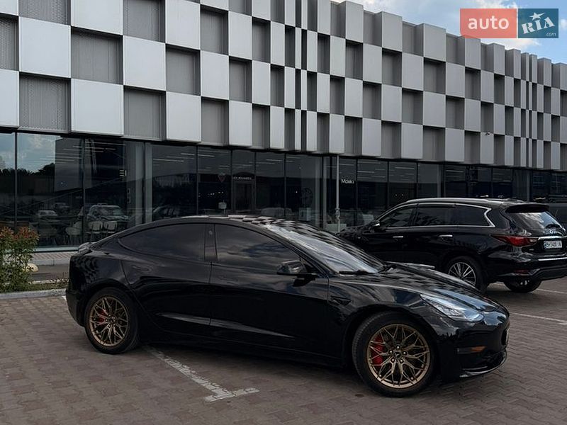 Седан Tesla Model 3 2019 в Одессе
