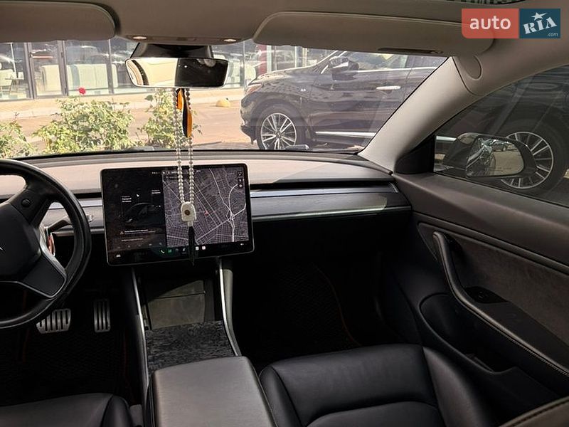 Седан Tesla Model 3 2019 в Одессе