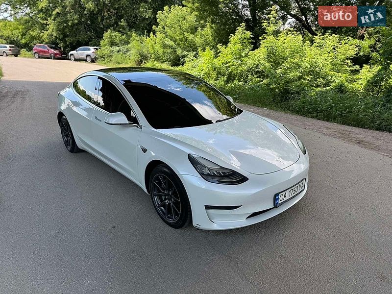 Tesla Model 3 2019