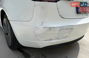 Седан Tesla Model 3 2021 в Луцке