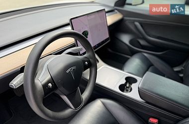 Седан Tesla Model 3 2021 в Луцке