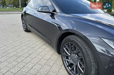 Седан Tesla Model 3 2024 в Івано-Франківську