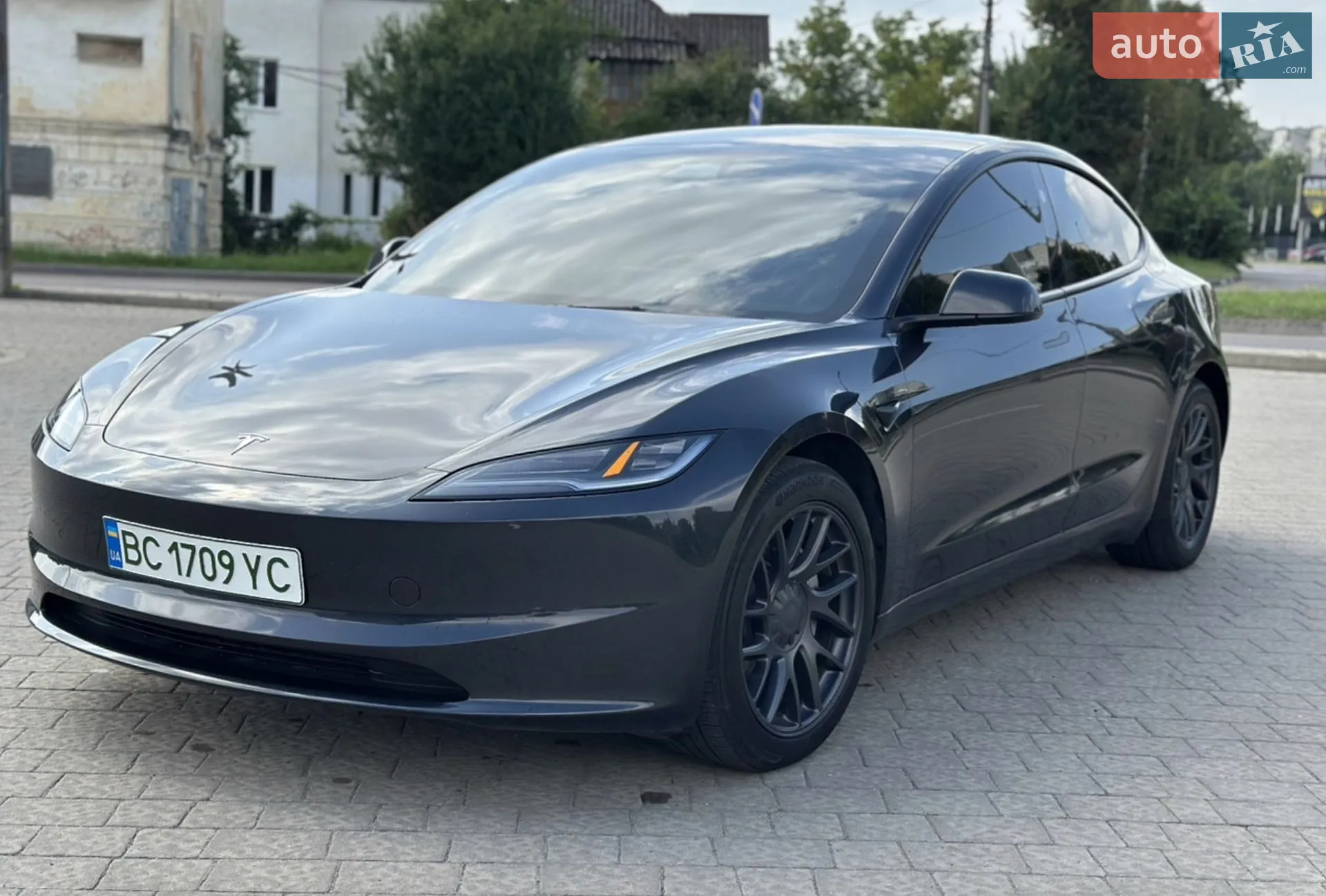 2024 Tesla Model 3 - фото 1