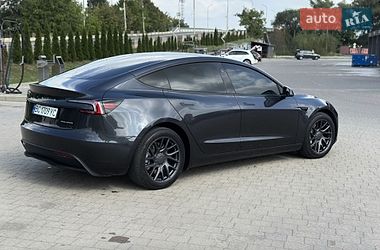 Седан Tesla Model 3 2024 в Івано-Франківську