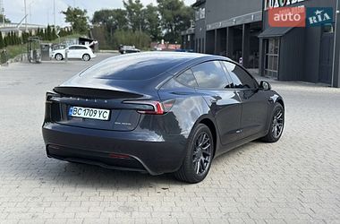Седан Tesla Model 3 2024 в Івано-Франківську