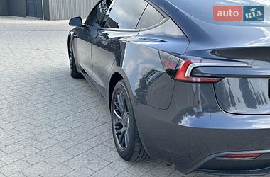 Седан Tesla Model 3 2024 в Івано-Франківську