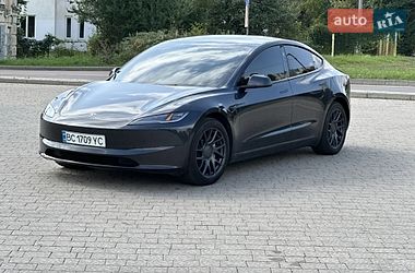 Седан Tesla Model 3 2024 в Івано-Франківську