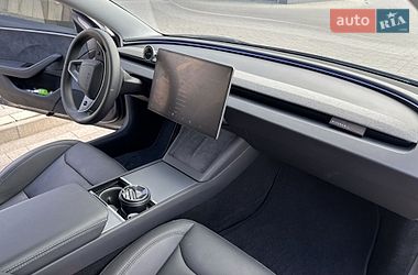 Седан Tesla Model 3 2024 в Івано-Франківську