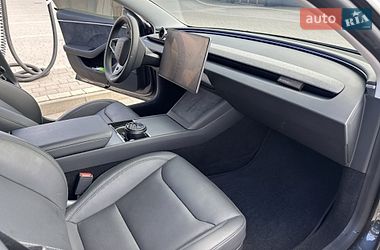 Седан Tesla Model 3 2024 в Івано-Франківську