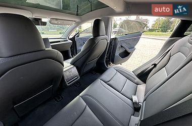 Седан Tesla Model 3 2024 в Івано-Франківську