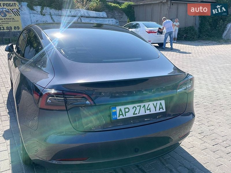 Седан Tesla Model 3 2023 в Запоріжжі