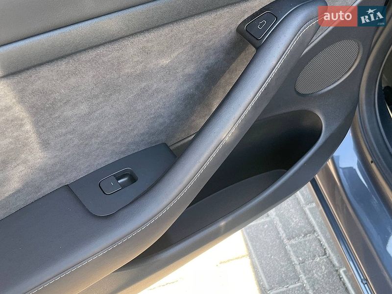 Седан Tesla Model 3 2023 в Запоріжжі