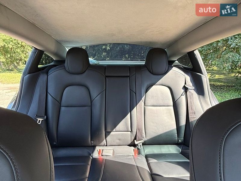 Седан Tesla Model 3 2019 в Харкові