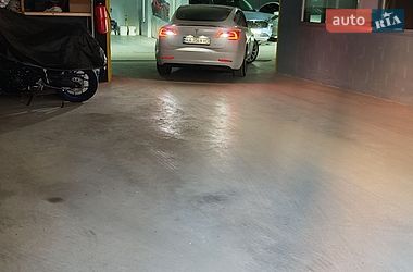 Седан Tesla Model 3 2019 в Киеве