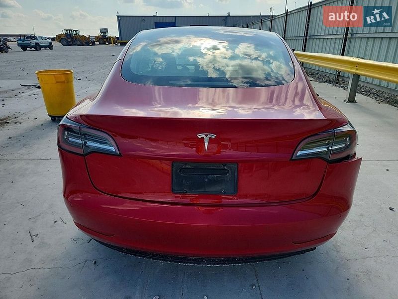 Седан Tesla Model 3 2021 в Івано-Франківську