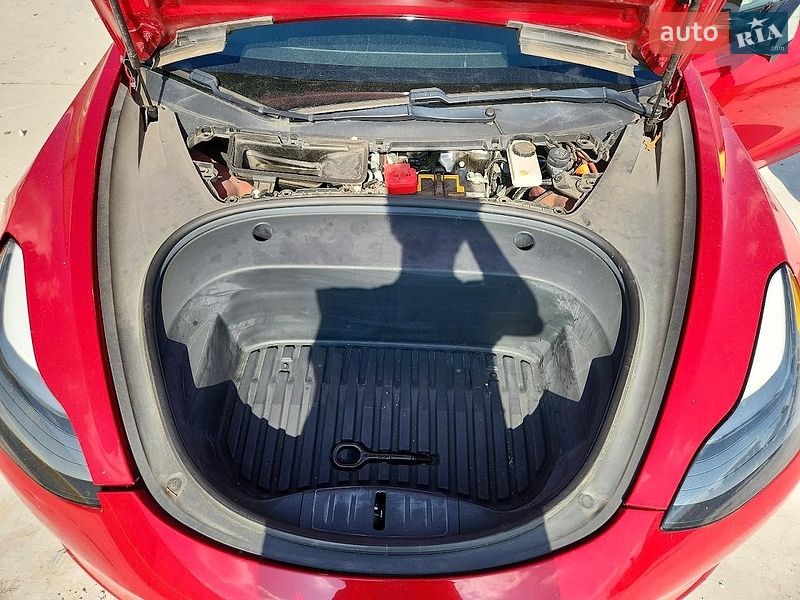 Седан Tesla Model 3 2021 в Ивано-Франковске