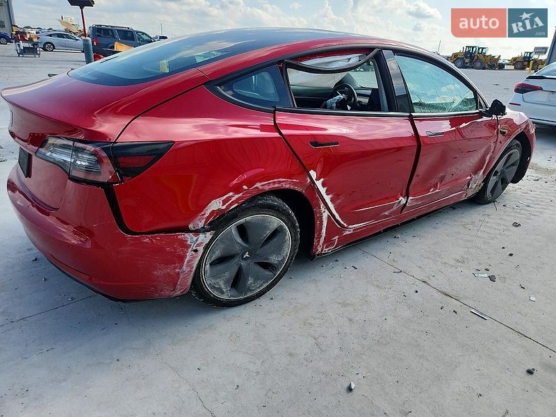 Седан Tesla Model 3 2021 в Ивано-Франковске