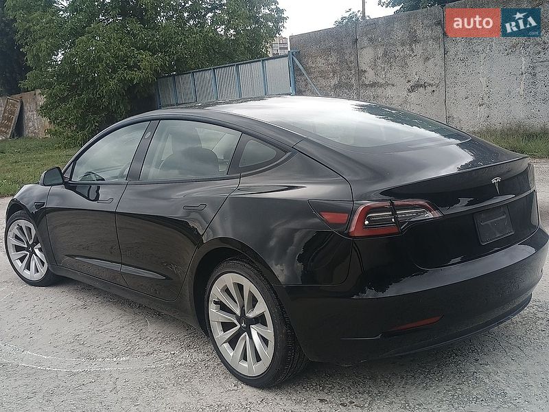 Седан Tesla Model 3 2023 в Хмельницькому
