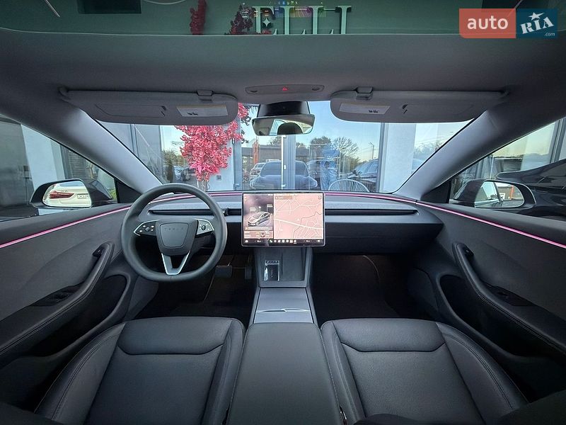 Седан Tesla Model 3 2025 в Черновцах