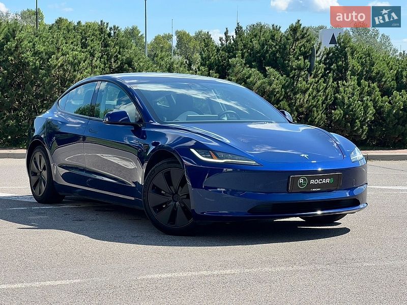 Седан Tesla Model 3 2024 в Києві