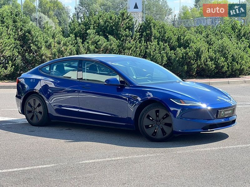 Седан Tesla Model 3 2024 в Києві