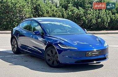 Седан Tesla Model 3 2024 в Києві