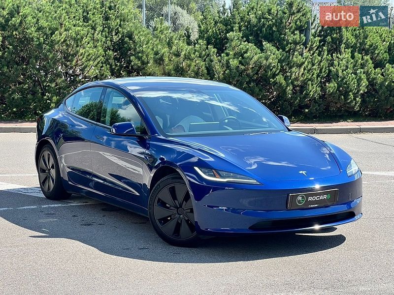 Седан Tesla Model 3 2024 в Києві