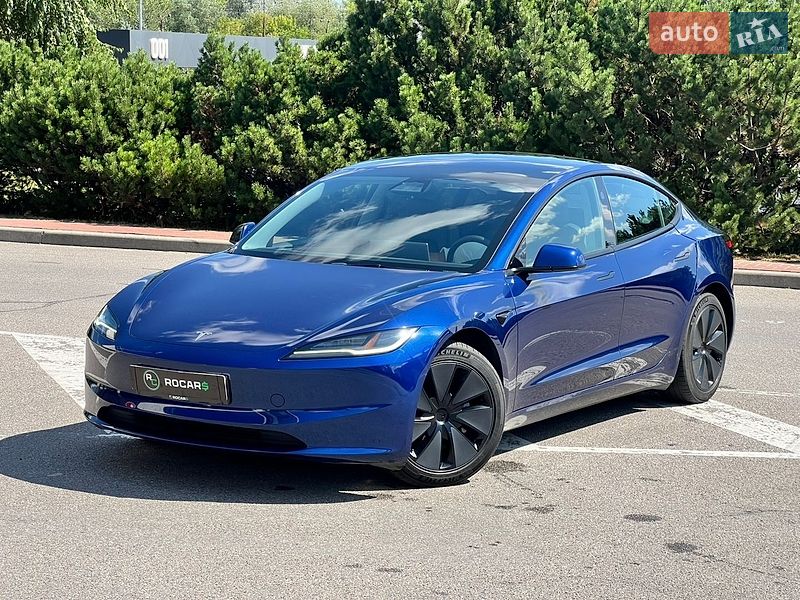 Седан Tesla Model 3 2024 в Києві