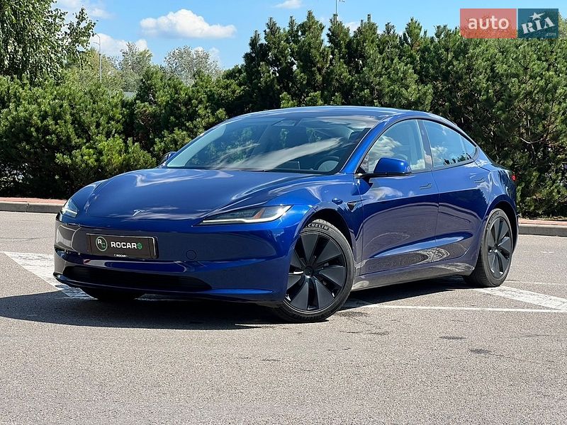 Седан Tesla Model 3 2024 в Києві