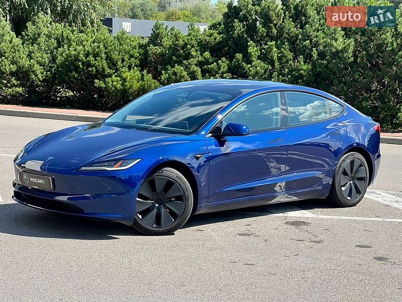 Седан Tesla Model 3 2024 в Києві