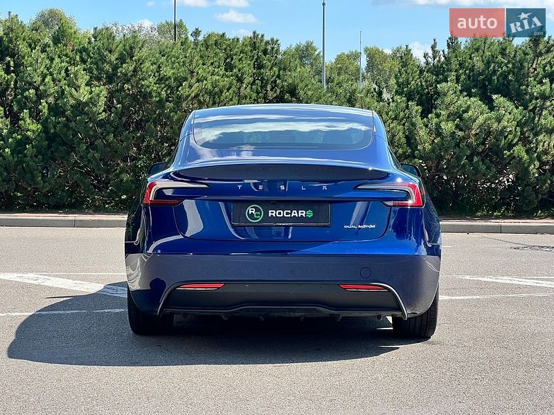 Седан Tesla Model 3 2024 в Києві