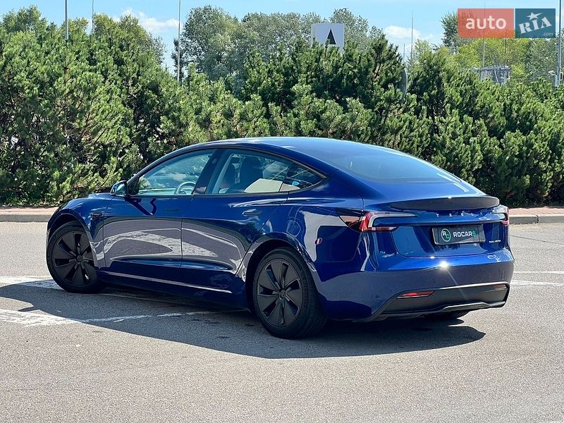 Седан Tesla Model 3 2024 в Києві