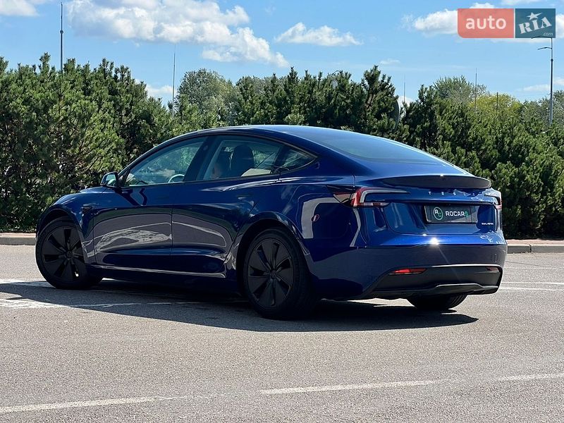 Седан Tesla Model 3 2024 в Києві