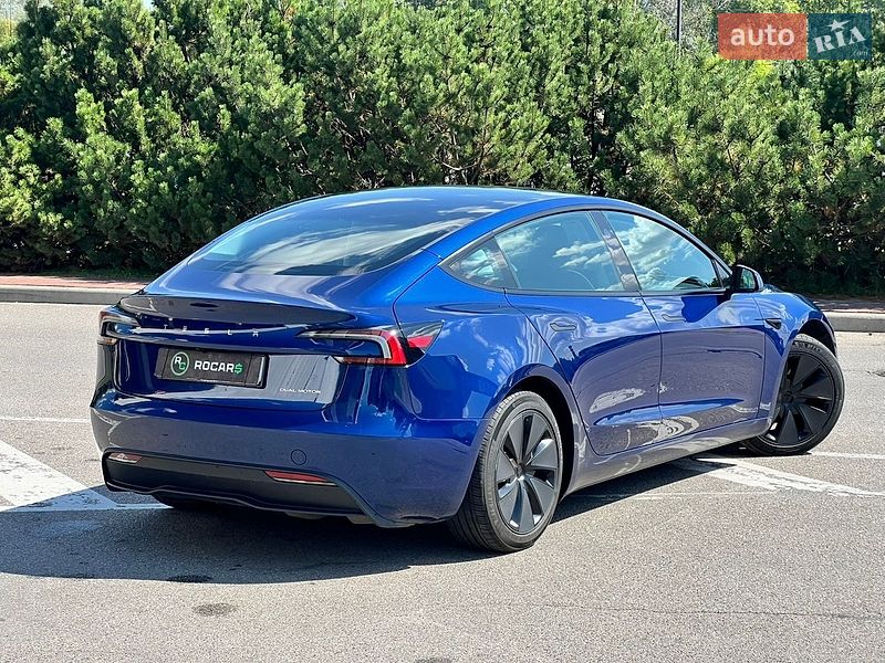 Седан Tesla Model 3 2024 в Києві