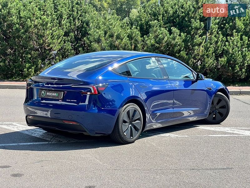 Седан Tesla Model 3 2024 в Києві
