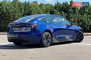 Седан Tesla Model 3 2024 в Києві