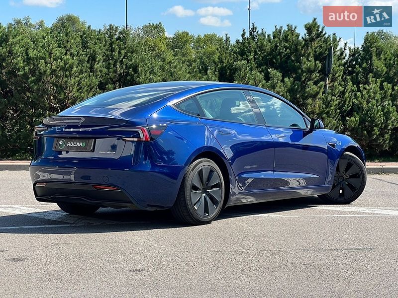 Седан Tesla Model 3 2024 в Києві