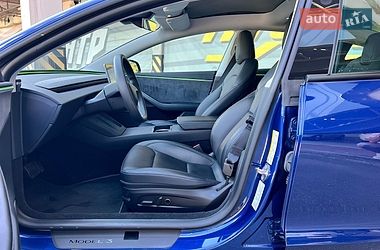 Седан Tesla Model 3 2024 в Києві