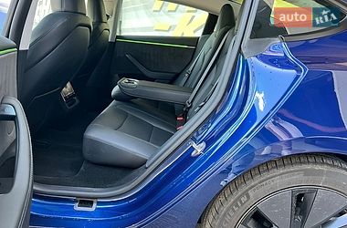 Седан Tesla Model 3 2024 в Києві