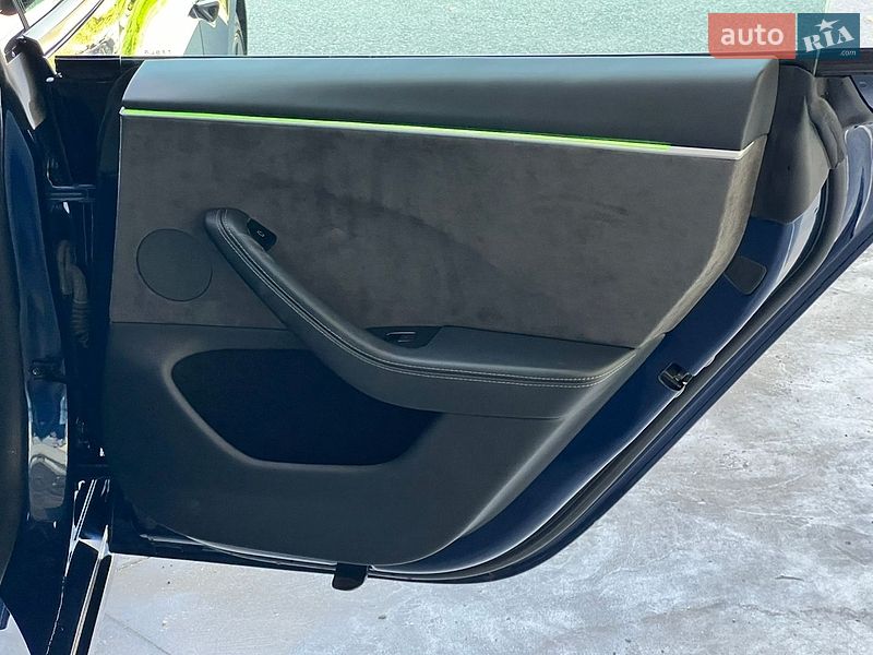 Седан Tesla Model 3 2024 в Киеве фото 42 Седан Tesla Model 3 2024 в Киеве