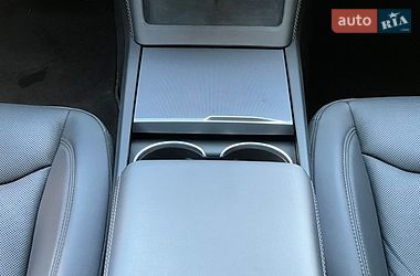Седан Tesla Model 3 2024 в Києві