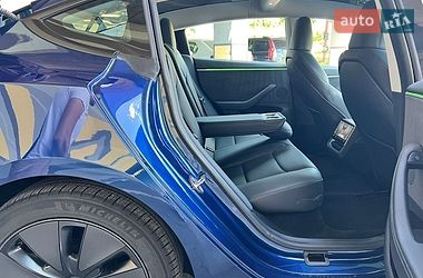 Седан Tesla Model 3 2024 в Києві