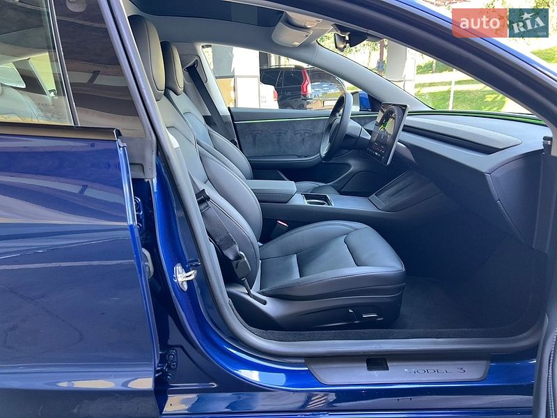 Седан Tesla Model 3 2024 в Києві