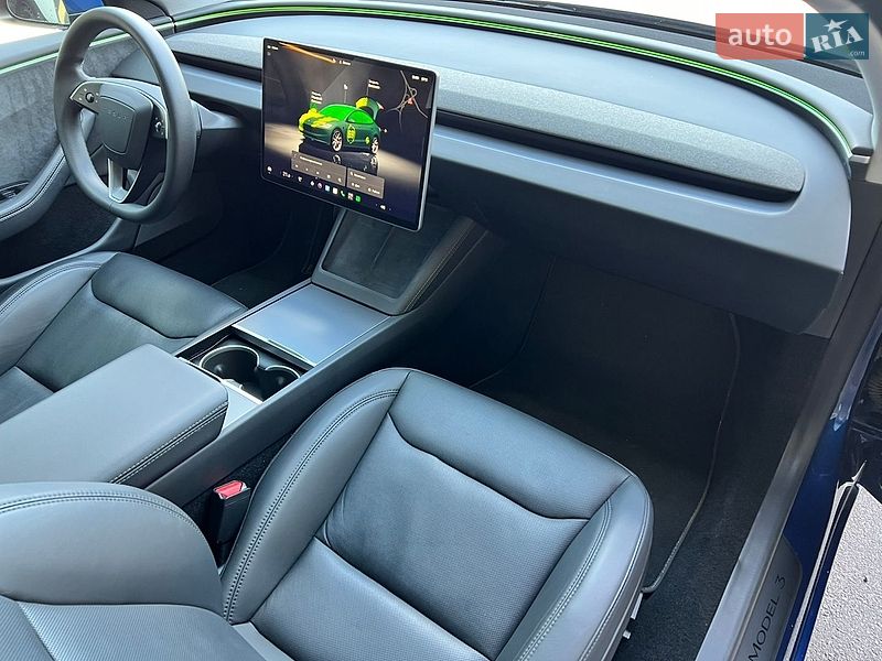 Седан Tesla Model 3 2024 в Києві